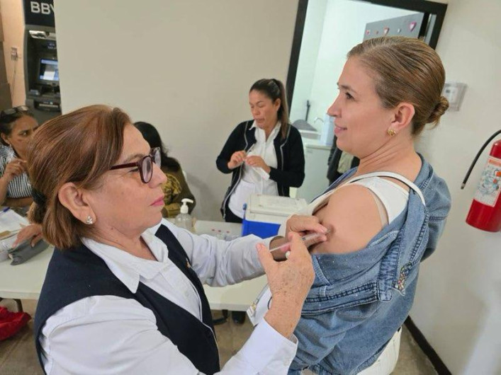 Mantiene Sector Salud vacunación intensiva y Equipo de Respuesta Rápida para contención del sarampión