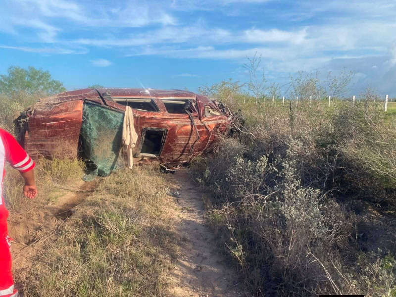 Volcadura en carretera Reynosa–Matamoros deja tres personas sin vida