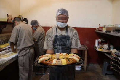 CEDES Victoria invita a la población a adquirir Rosca de Reyes elaborada por PPLs