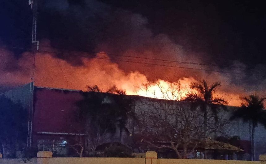 Incendio en maquiladora de Matamoros, Tamaulipas, deja tres bomberos muertos