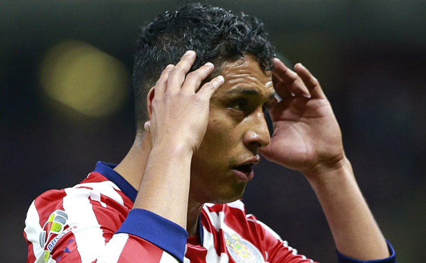 Luis Romo, baja sensible de Chivas para el Clásico Nacional ante América