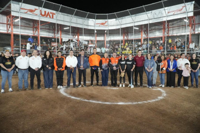 Inaugura rector Dámaso Anaya el Parque Universitario de Softbol de la UAT