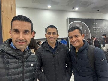 Árbitros mexicanos regresan al país tras quedar varados por conflicto en Medio Oriente