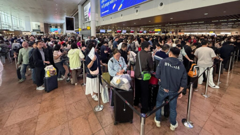 Caos en Aeropuerto de Houston por largas filas y falta de personal de seguridad