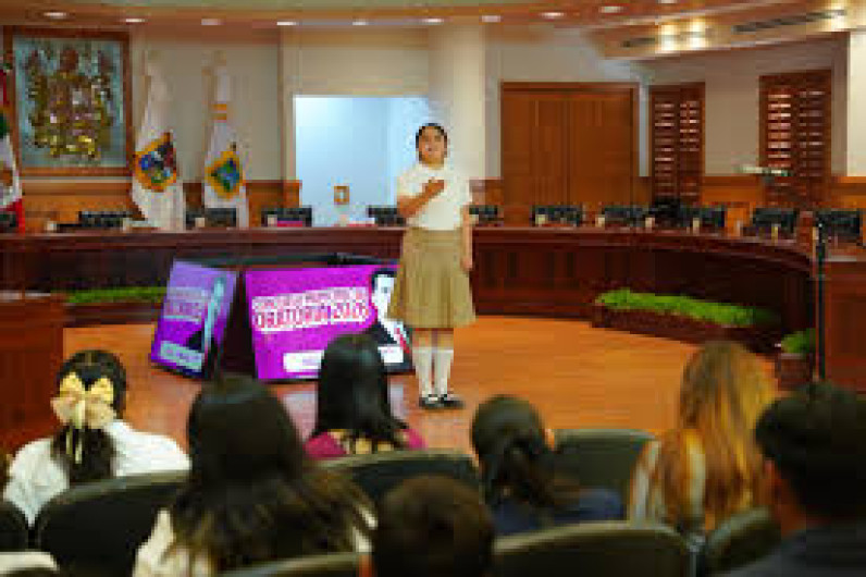 Fortalece Gobierno Municipal participación juvenil con concurso de oratoria sobre legado Cardenista