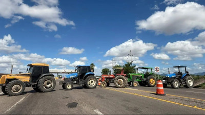 Agricultores y transportistas confirman megabloqueo nacional este lunes
