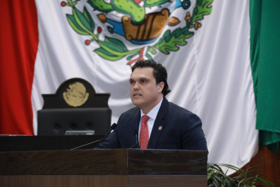 Diputado plantea reformas para mejorar servicios a adultos mayores y seguridad informática