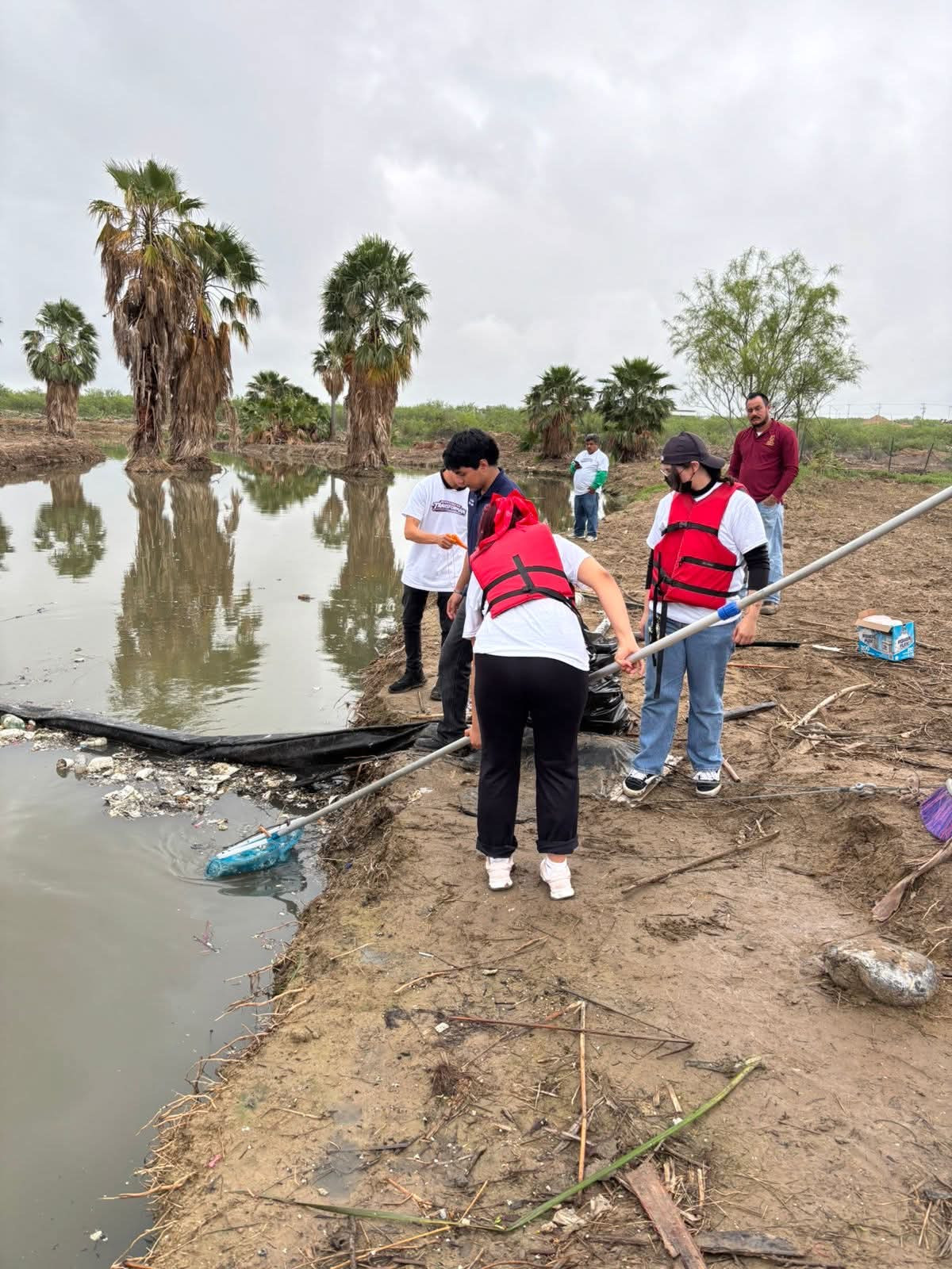 Reforestan "El Laguito" con más de 300 árboles por el Día de la Tierra