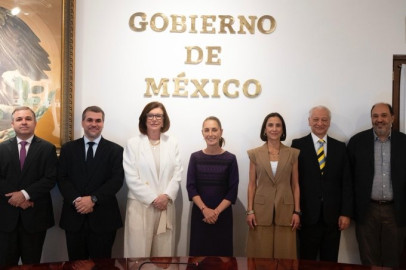 Sheinbaum se reúne con directivos de Petrobras y acuerda colaboración con Pemex