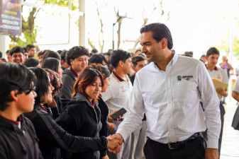 Reconoce comunidad estudiantil a Carlos Peña Ortiz por fortalecer educación en Reynosa