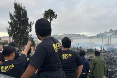 Voraz incendio deja 39 viviendas consumidas y más de 230 afectados en Tijuana