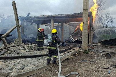 Explotan cuatro pipas de gas en Tepeaca; evacúan a unas 2 mil personas