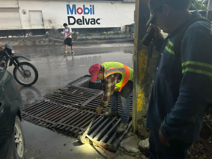 Repara Gobierno de Reynosa infraestructura pluvial y plazas públicas