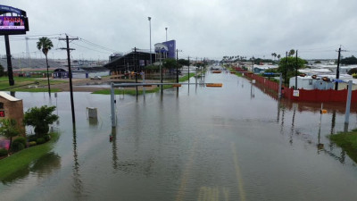 Weslaco declara desastre por inundaciones; habilitan refugio temporal