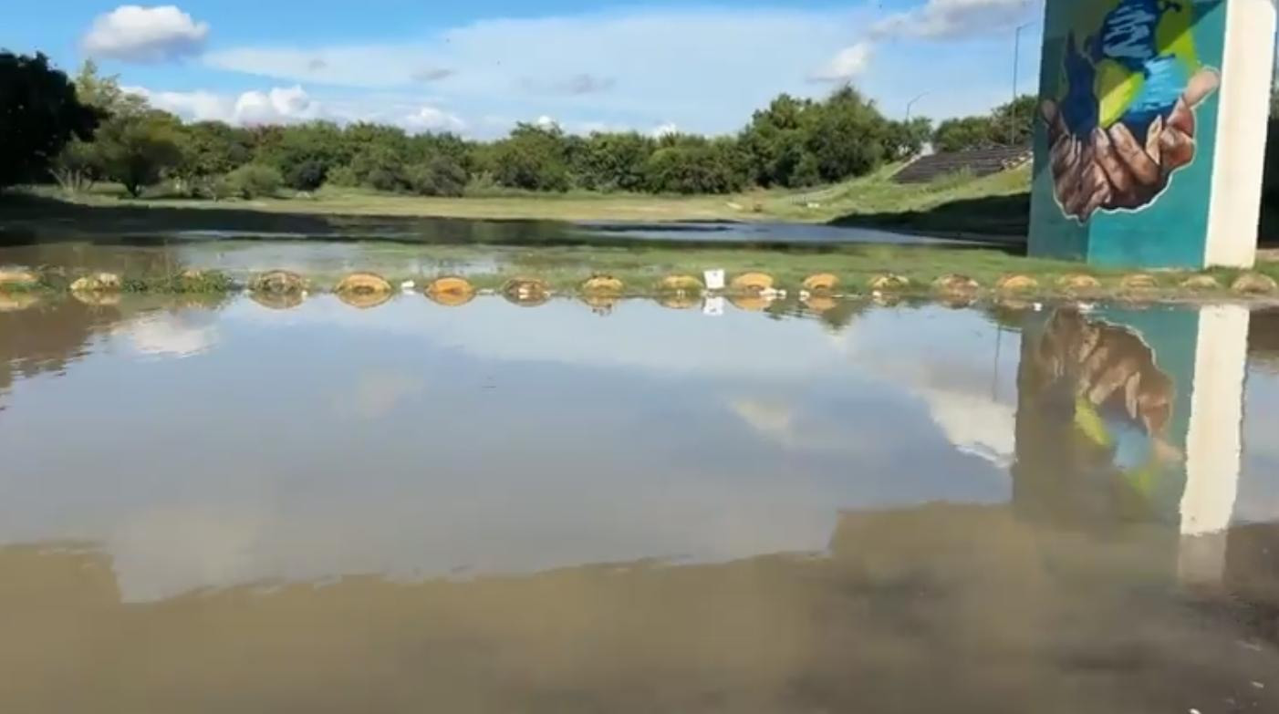 El río Bravo registra un drástico aumento en su caudal entre los dos Laredos; descartan inundaciones