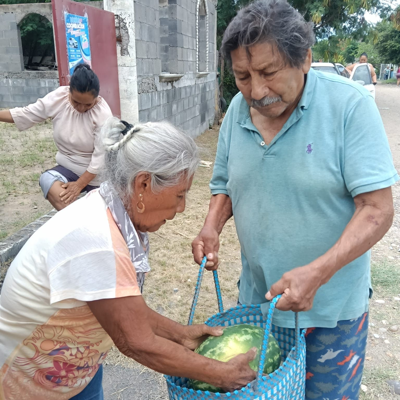 Cáritas de Nuevo Laredo distribuye 7.5 toneladas de fruta rescatada