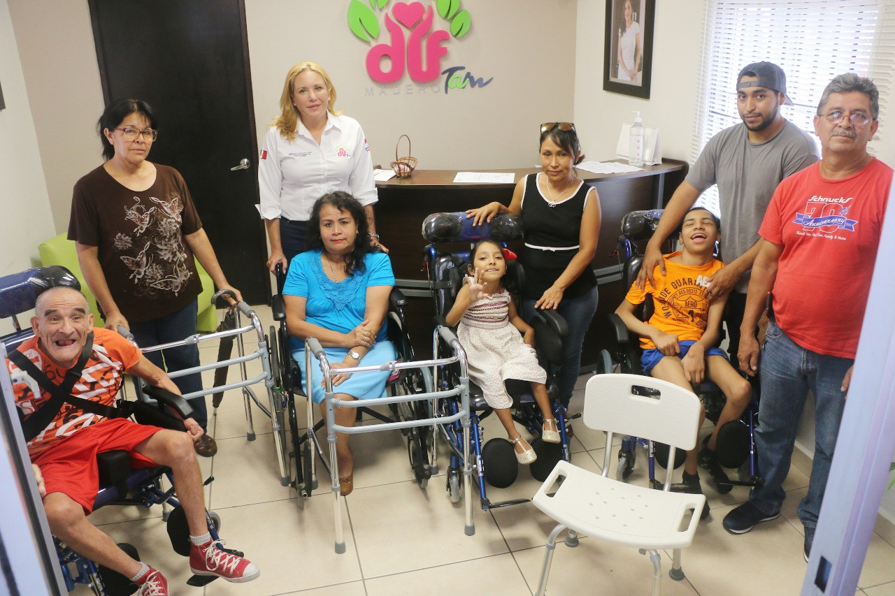 Continúa DIF Madero cumpliendo con las familias de la localidad