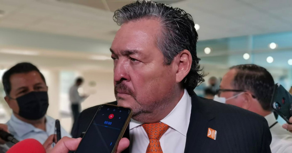 Maki es bienvenida en MC: Gustavo Cárdenas