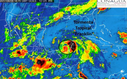 Franklin avanza en dirección oeste-noroeste