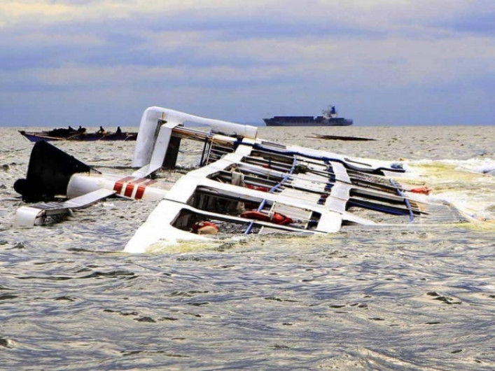 12 muertos tras accidente en barco en Nigeria