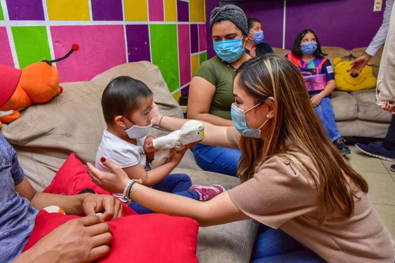 DIF Reynosa visitó a los menores de la Fundación Iluminando Corazones