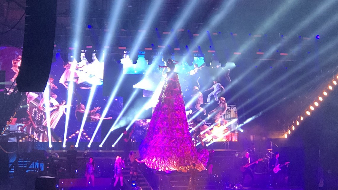 Gloria Trevi se convierte en 'Diosa de la noche' en el Payne Arena