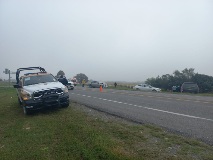 Guardia Estatal auxilia a lesionados en accidente vial registrado en Güémez
