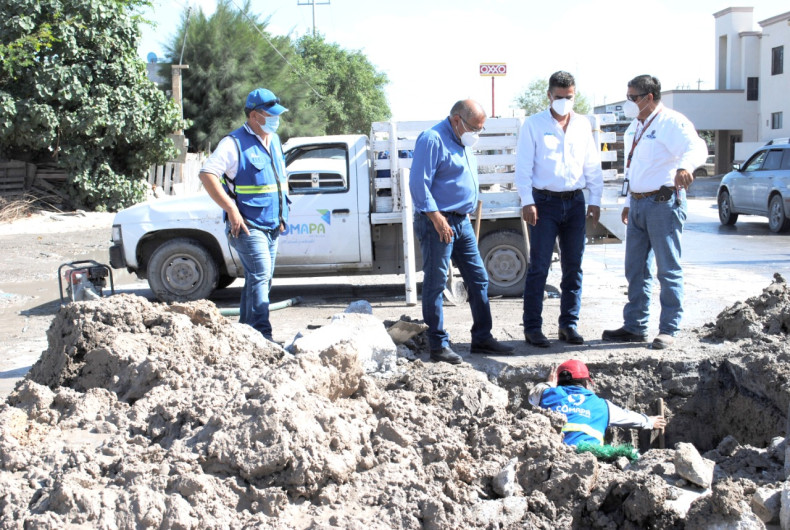 Da solución COMAPA a fugas en la Voluntad y Trabajo 