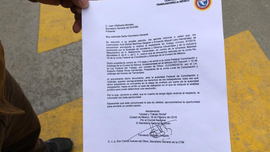 Continúa la huelga en la Coca-Cola; consumidores reportan desabasto de refresco