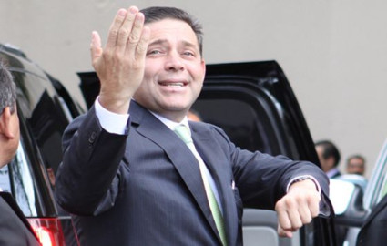 Suspende Juez orden de captura contra Eugenio Hernández 