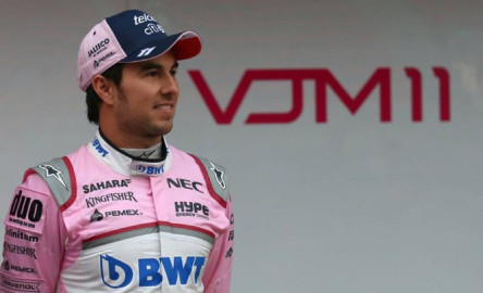 “Checo” Pérez mejora y es noveno en tercera práctica en Bakú