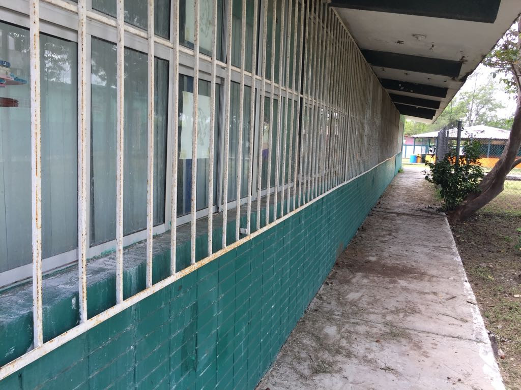 Roban en tres escuelas durante el periodo vacacional de verano