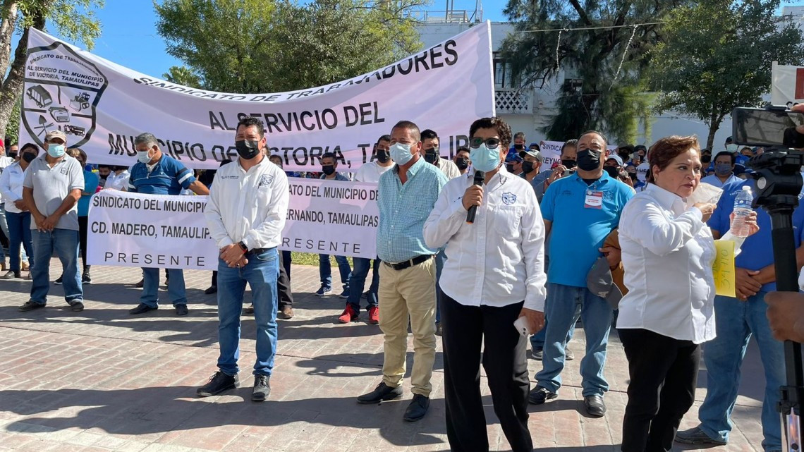 Marchan sindicalizados contra Lalo Gattás por incumplir acuerdos 