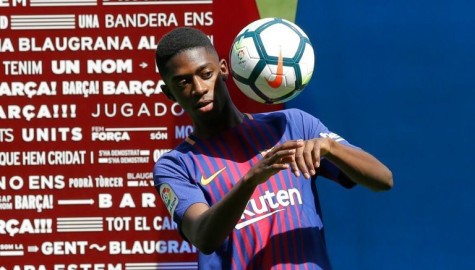 Dembélé pasa momento vergonzoso en su presentación  