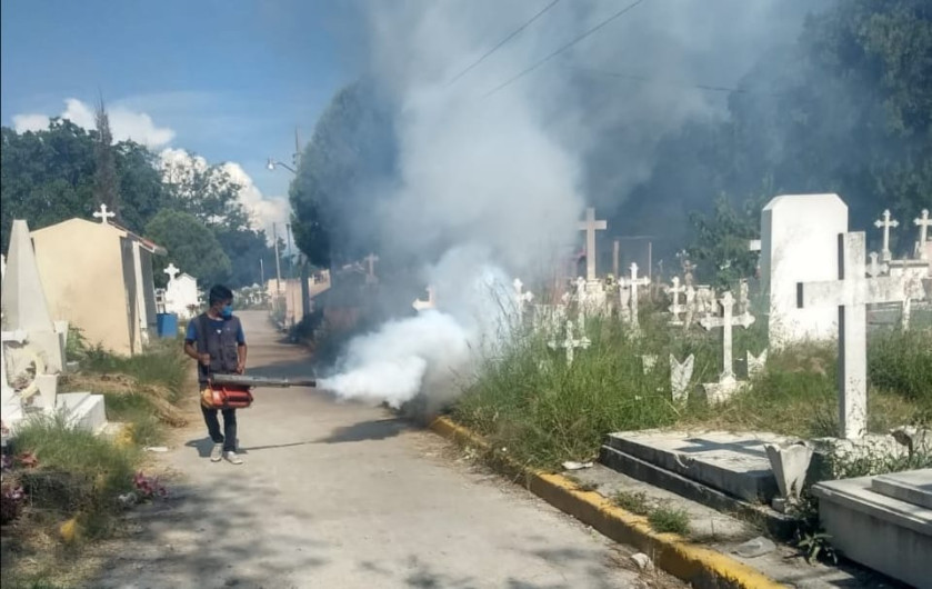 Redoblan acciones de limpieza en panteones municipales