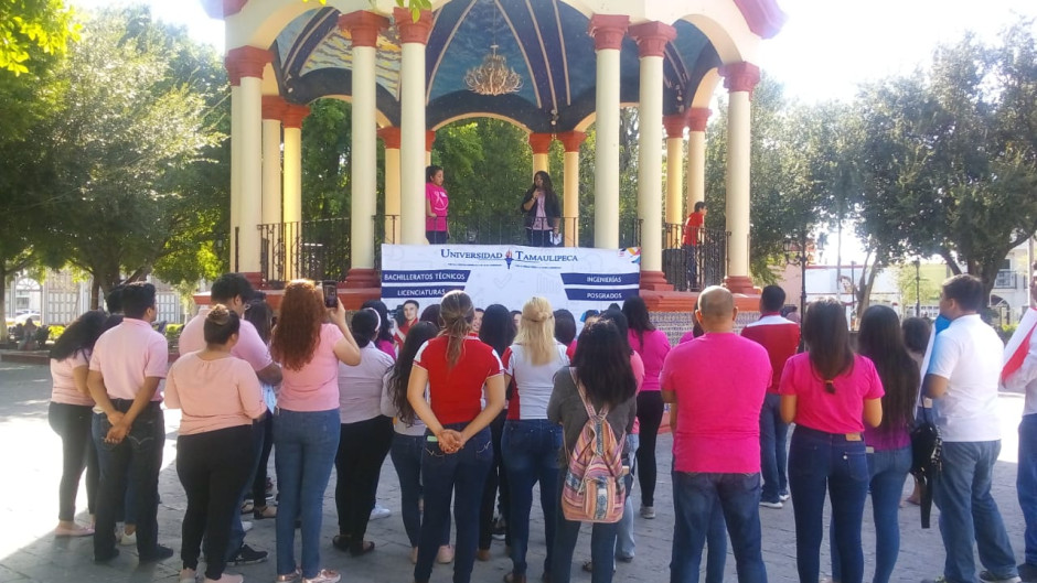 Universitarios hace conciencia de la lucha contra el cáncer