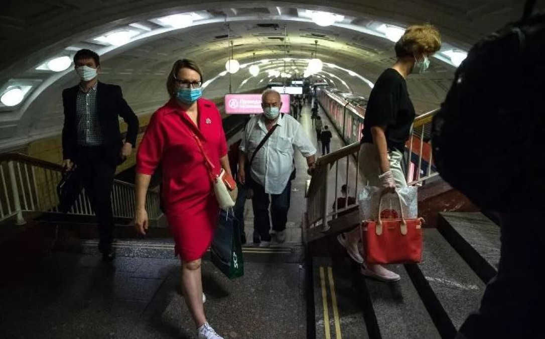 Suman más de 500 mil casos de covid-19 en Rusia