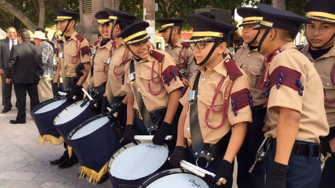 Cultivan amor y respeto a la patria entre los jóvenes