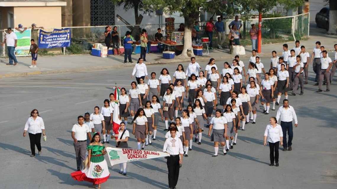Ayuntamiento presente en desfile de independencia