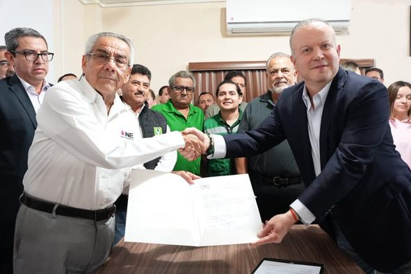 Carlos Canturosas se registra ante el INE para la Diputación Federal por la coalición Morena-PT-Verde