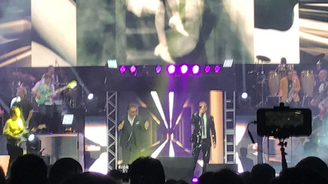 Tour "Amigos" en State Farm Arena