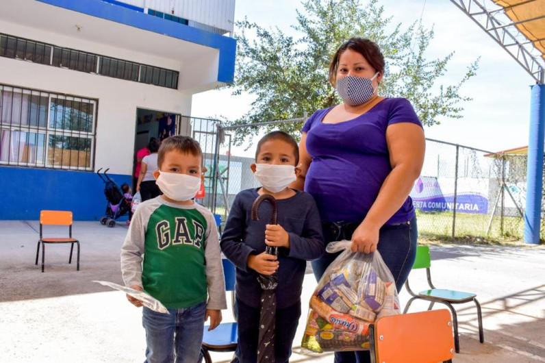 DIF Reynosa entrega útiles escolares a menores de CAIC Almendros