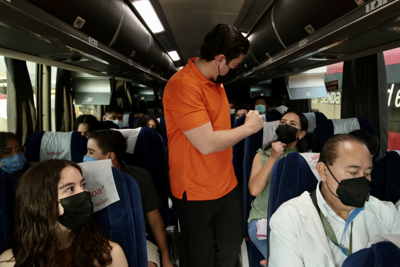 Arranca vacunación de menores de 18 años de Nuevo León en McAllen, Mission e Hidalgo