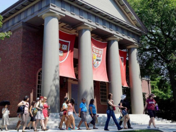 Harvard con una demanda por discriminación racial