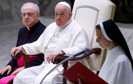 El Papa Francisco dice estar “mucho mejor” de su bronquitis