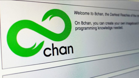 Busca creador de 8chan cerrar página