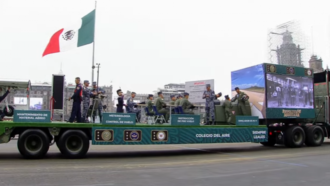 Asi se vive el desfile cívico militar por el 112 aniversario de la Revolución Mexicana 