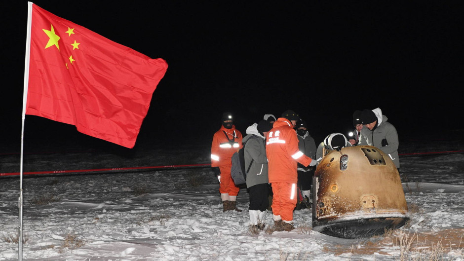 Misión china "Chang'e-5" regresa a tierra con muestras de la Luna