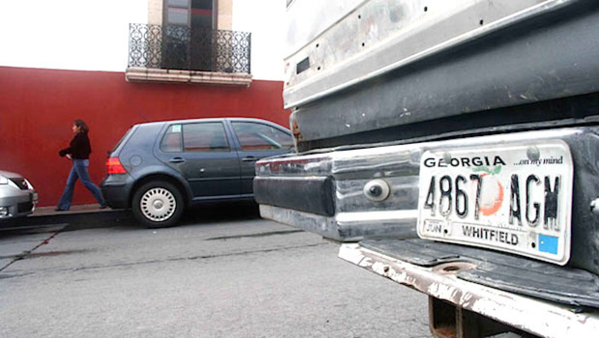 Placas de UCD y ONNAPAFA son estafa: Arturo Soto