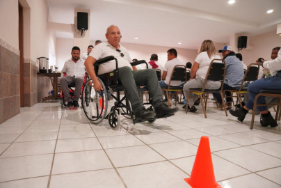 Capacitan a taxistas en inclusión y trato digno a personas con discapacidad 